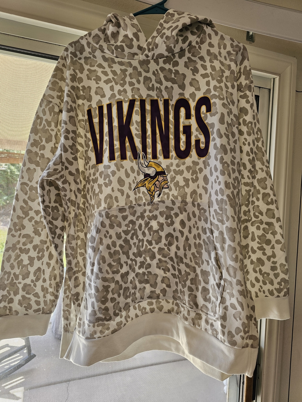 Gameday Couture Vikings Leopard Print Hooded Sweatshirt SzL